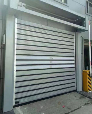 Pintu Roller Shutter Otomatis Berkecepatan Tinggi dengan Fire Proofing Wind Resistance Beaufort 12 dan Perlindungan IP55