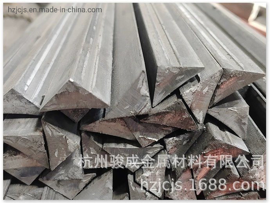Anggota Chamfer Q235 Carbon Structural Steel Triangle Shape Bar untuk Beton Precast