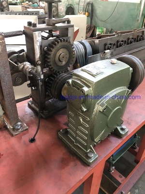 High Speed Straightening and Cutting Machine untuk 5-12mm Coil Steel dalam Tegangan 380V