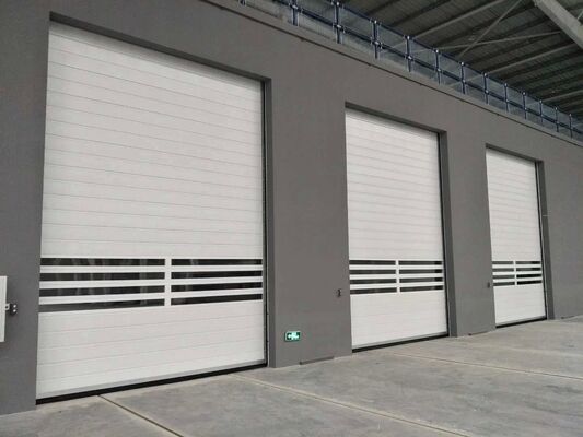 Fireproofing IP55 Perlindungan ukuran yang dapat disesuaikan Otomatis Roller Shutter Kecepatan Tinggi Aluminium Alloy Pintu Gudang